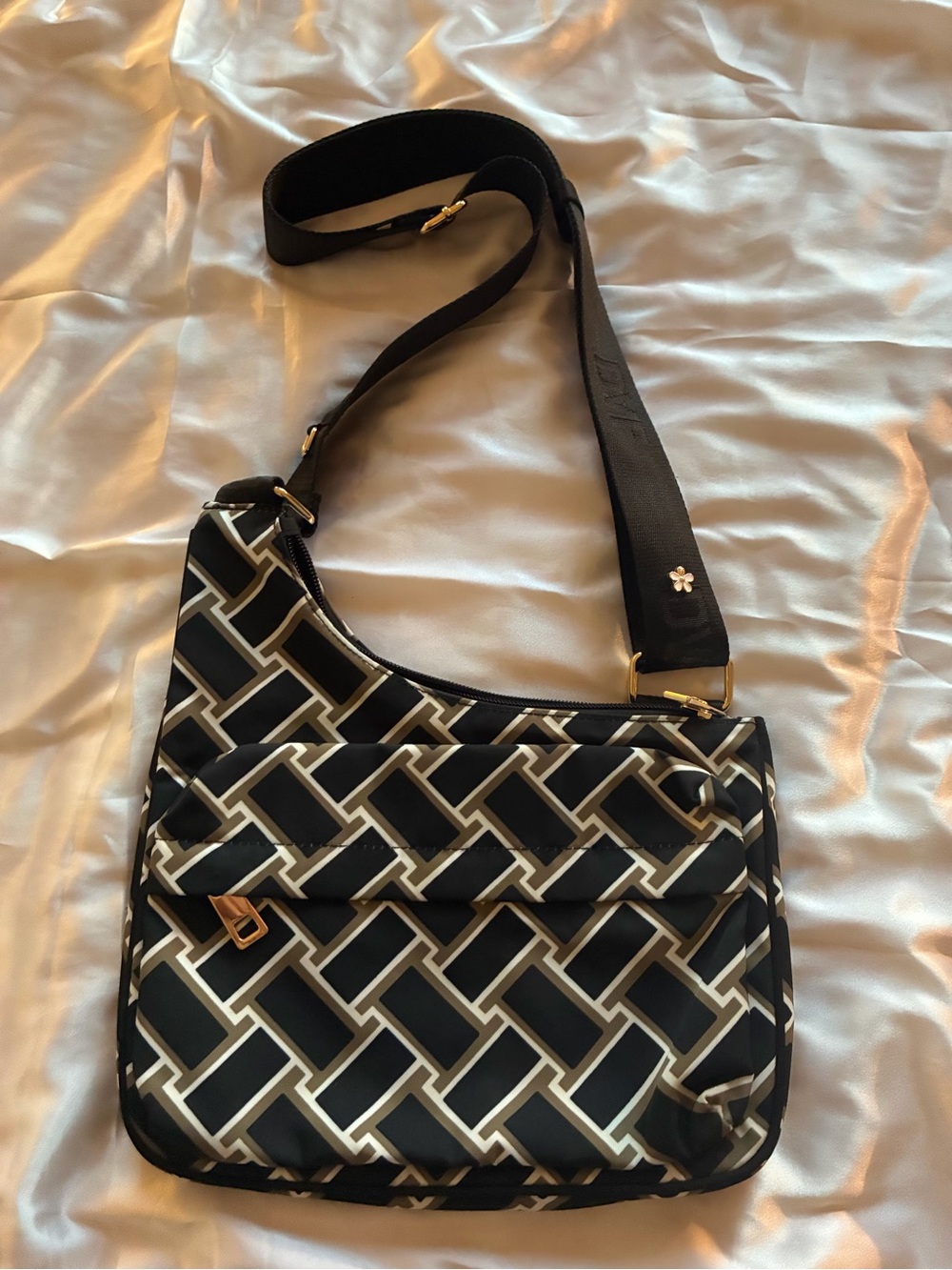 Diane Von Furstenberg DVF Black Gold Geometric Nylon Crossbody Career Office